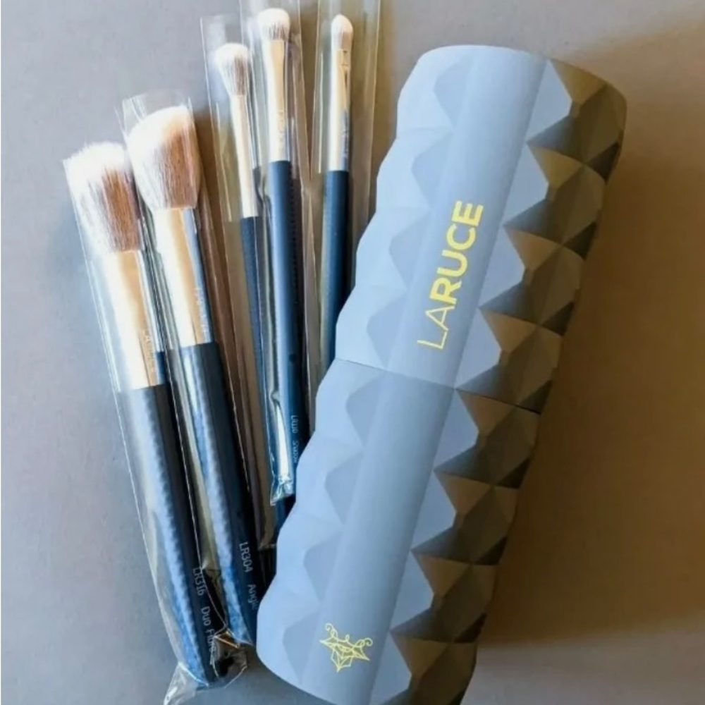 5 PIECE BRUSH SET - NEW
